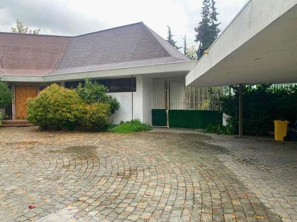 Terreno de 2.857 m2 con casa (111183)