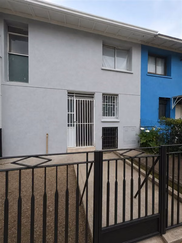 Casa en venta de 3 dormitorios en Coronel