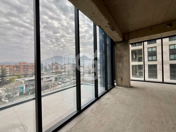 Oficina con terraza. vitacura