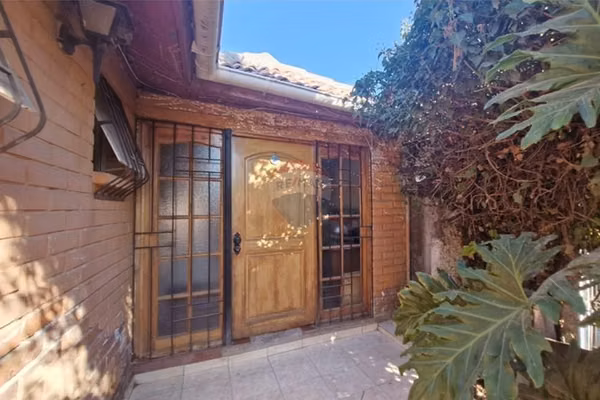 Acogedora casa 3d/2b con patio