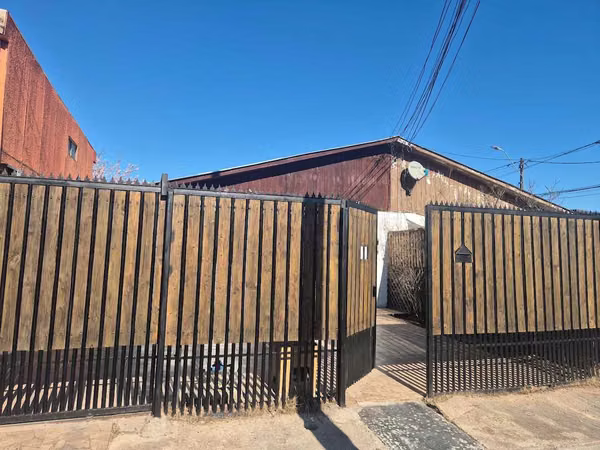 SE VENDE CASA  (181098)