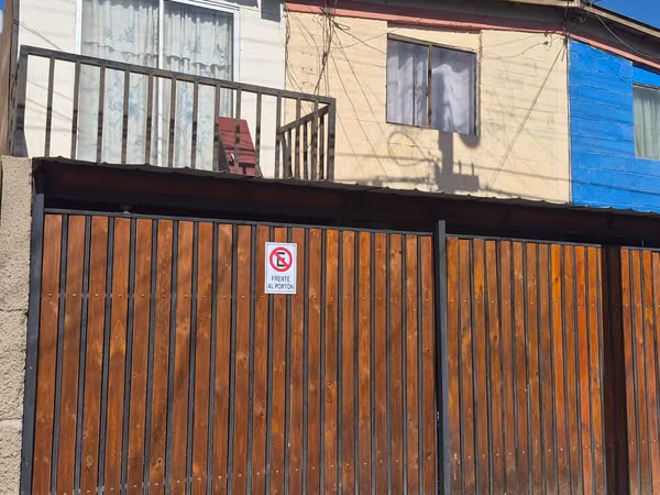 SE VENDE CASA LA  CARLOS RONY