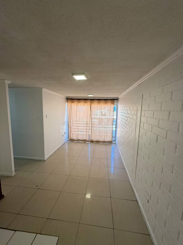 Arriendo comodo departamento en parque constanza