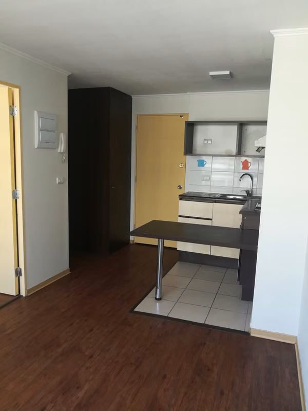 Arriendo depto. un dormitorio metro Irarrazabal.
