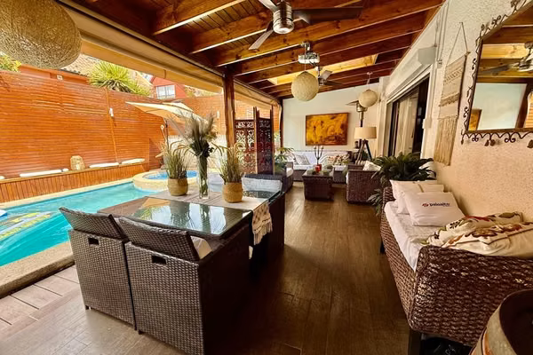 Hermosa casa en huechuraba 5d+4b piscina