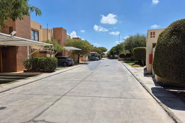 Hermosa casa en condominio