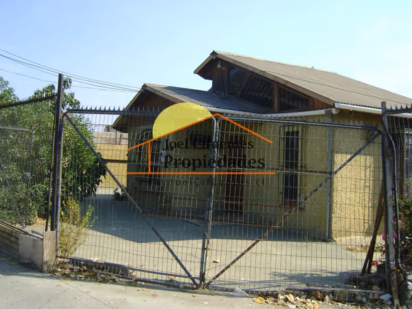Casa individual, sólida, ubicada en la Av. Valparaíso. Cod- 2436