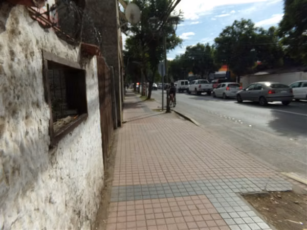Sitio con casa en venta en centro Talagante