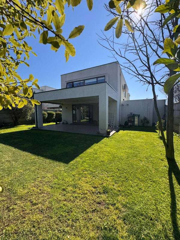 SE VENDE CASA EN ALTO RUCAHUE – TALCA (181316)