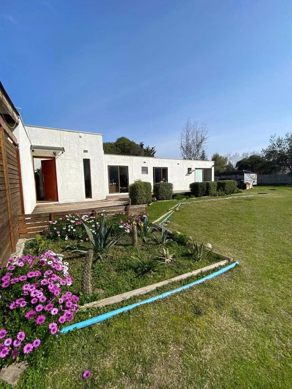 Venta de Casa con Parcela en Condominio (181327)