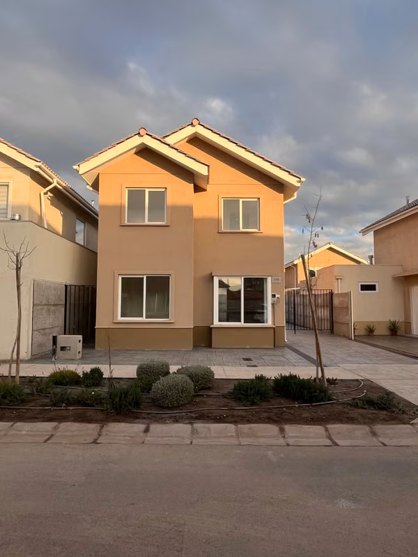 Amplia casa en Padre Hurtado (181350)