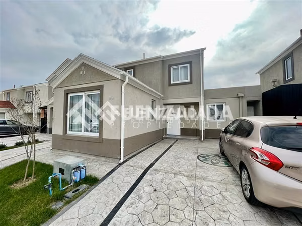 Casa en arriendo de 3 Dorm + 3 Baños + 3 Estac en P. Hurtado