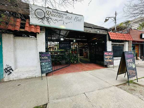 VENTA CASA CON RESTAURANTE ESMERALDA QUILPUE (181397)