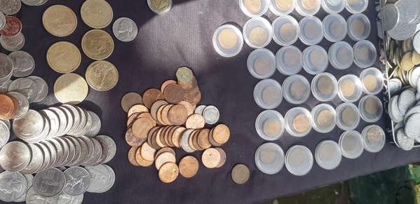 GRAN COLECCIÓN DE 1.300 MONEDAS DEL MUNDO