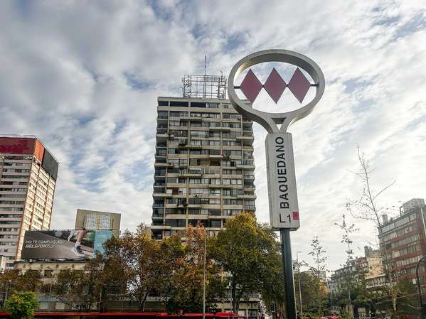 Se Vende Departamento frente a Plaza Italia  (181431)