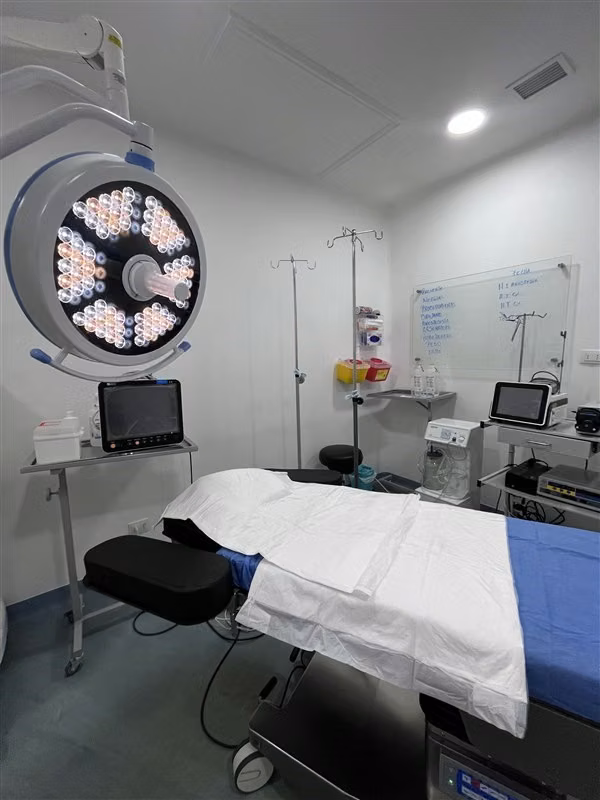 ARRIENDO CLINICA CIRUGIA ESTETICA, 2 PABELLONES LAS CONDES.