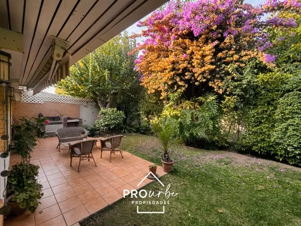 Casa con encanto y terreno de 253 m en Las Condes