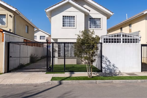 Acogedora casa en arriendo en padre hurtado