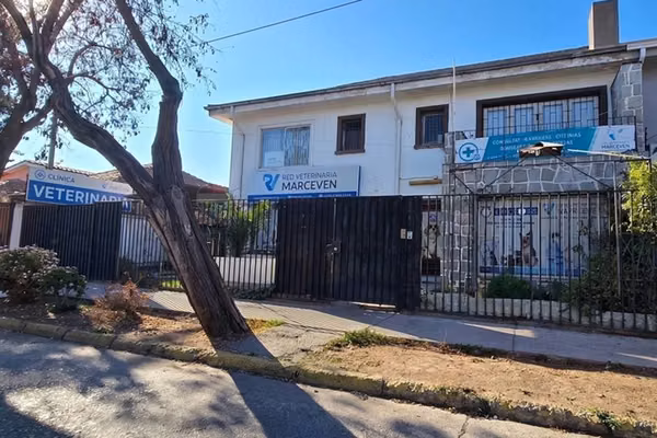Casa comercial, gran ubicación a pasos metro
