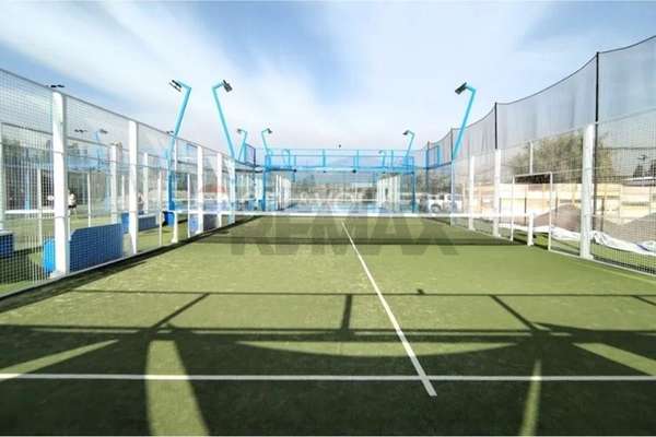 Venta canchas de padle chicureo