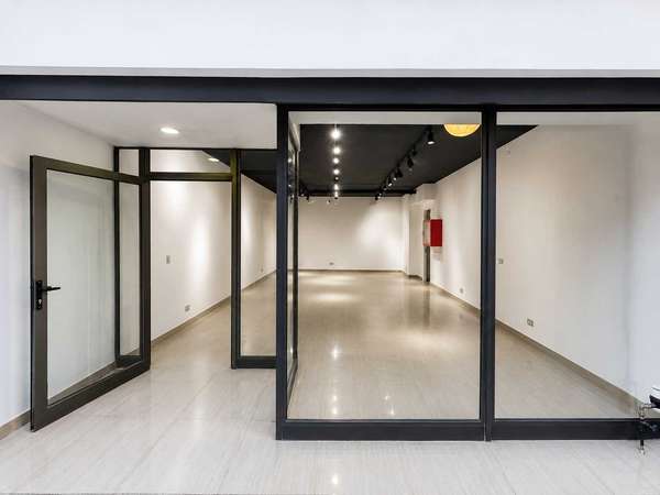 Local comercial 52m² / Metro Los Héroes / UF3950 (181504)