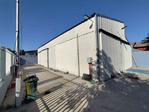 Industrial en arriendo en La Cisterna