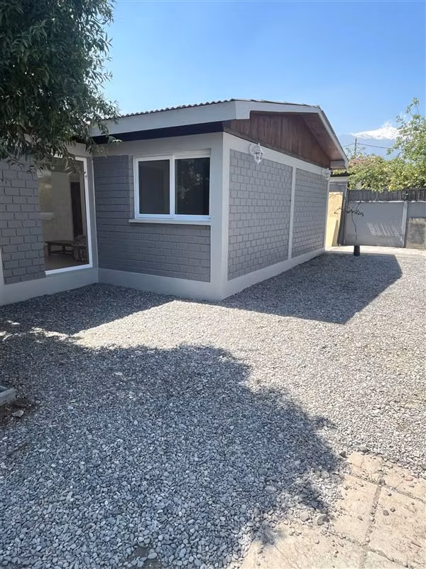 Casa apta para servicios profesionales en venta en Macul