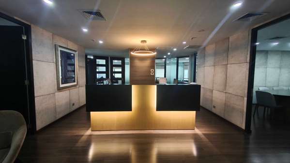 Oficinas Privadas en Arriendo. WTC (181528)