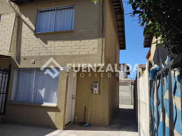 Casa en arriendo de 2 dorm. en Padre Hurtado