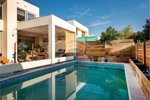 Venta casa remodelada peñalolen 4d 2d