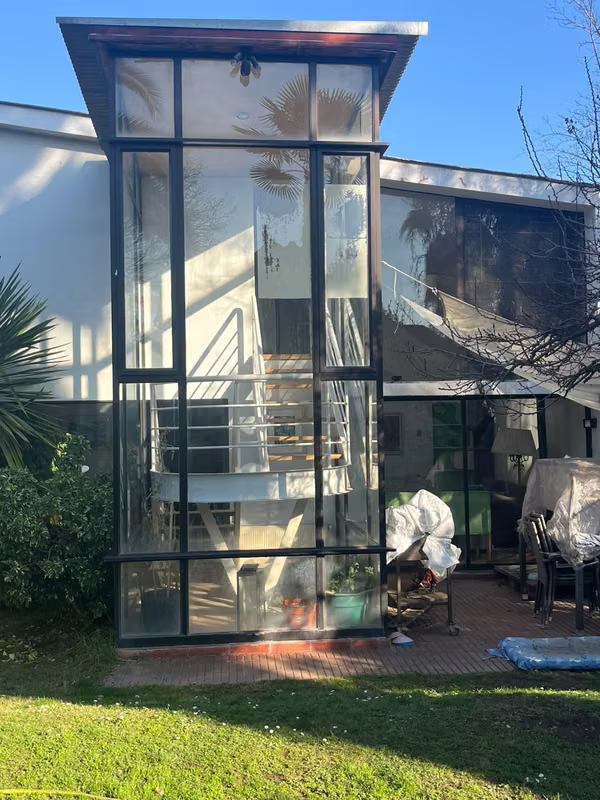 AMPLIA CASA ARRIENDO C ALVARADO