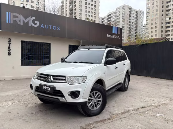 2014 Mitsubishi Montero Sport 2.5 GLX DIESEL 4X2 AT 5P.