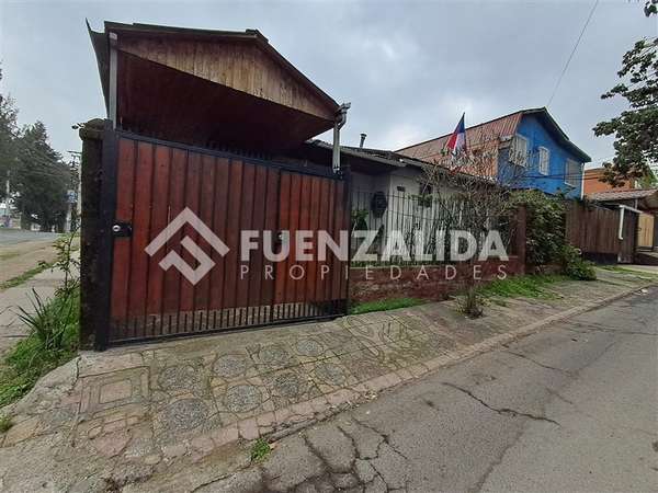 Casa esquina en venta de 3 dorm. en Maipú