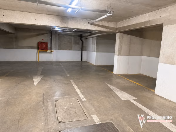 Estacionamiento en Morandé con Gran Ubicación