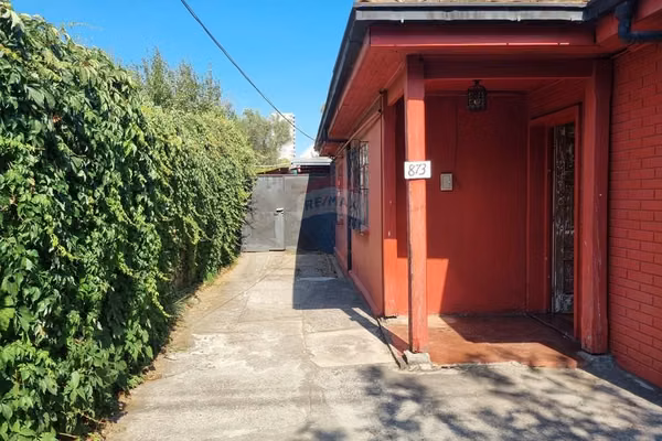Casa con gran terreno ideal para renovar
