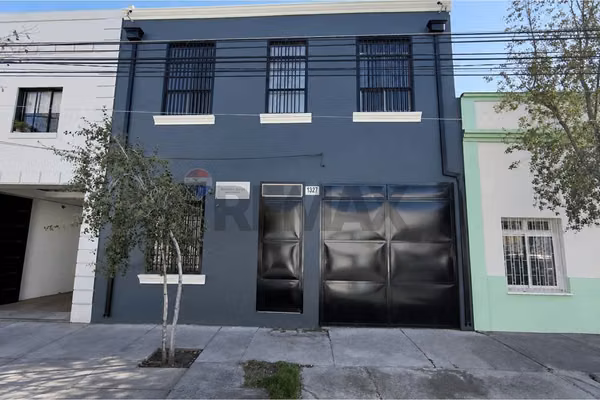 Oficina renovada año 2021 299mt2.