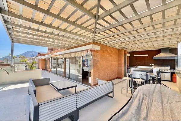 Arriendo excelente duplex vitacura 4d 2e
