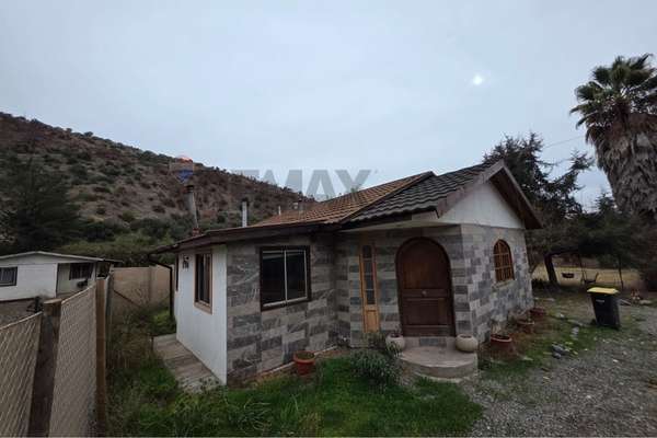 Parcela en pirque con bajada al río y 3 casas