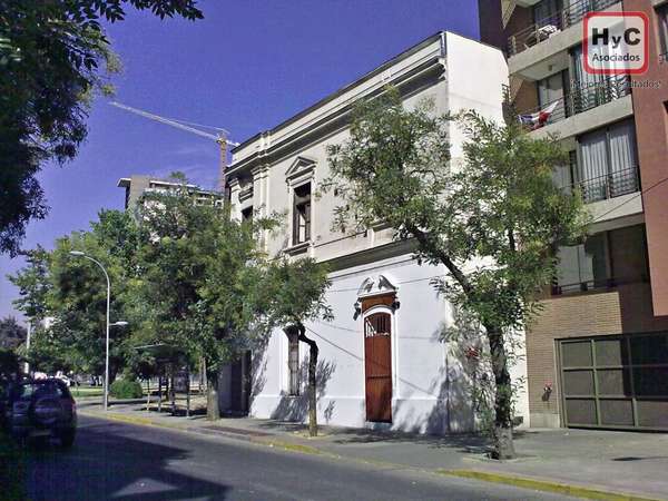 Casona 417 m² en Barrio Universitario a pasos de Metro Toesca