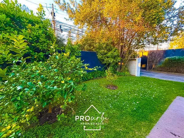 Casa en venta de 3 dorm. en Vitacura