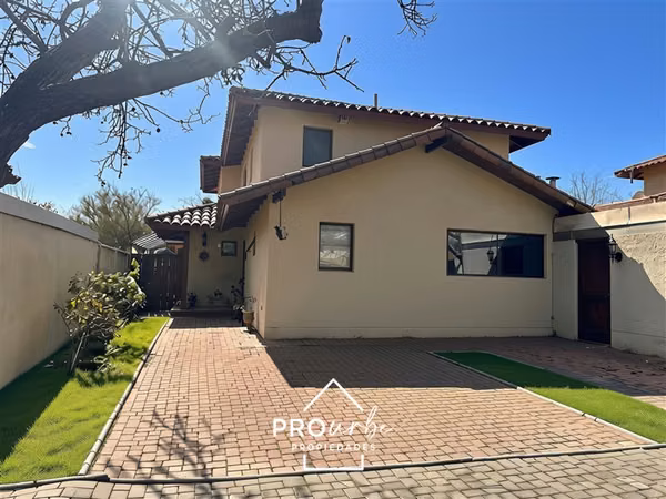 Se vende hermosa casa 5D/3B Quilín/Las Perdices