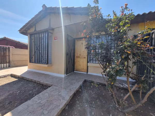 VENDO COMODA CASA EN VALLE GRANDE (182006)