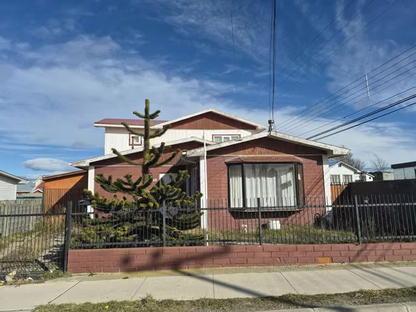 ARRIENDO AMPLIA CASA 2 NIVELES SECTOR BARRANCO AMARILLO