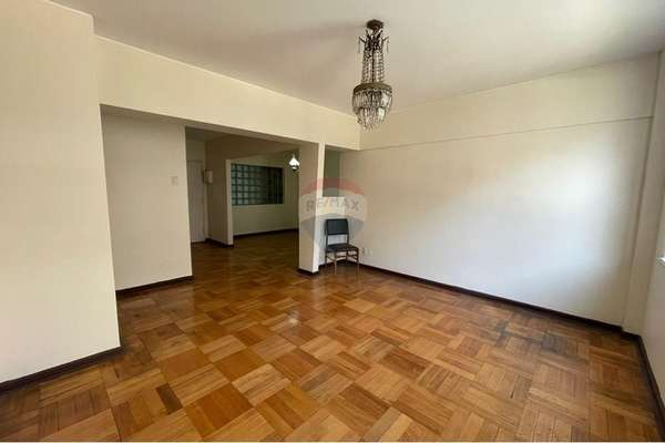 Elegante dpto. renovado en paseo bulnes
