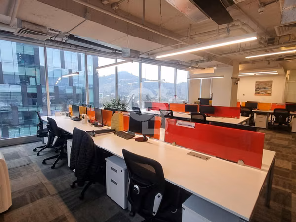 Oficina 232m2 en Costanera Andrés Bello - Providencia