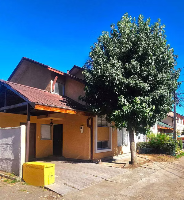 Amplia Casa con Diseño Moderno (182229)