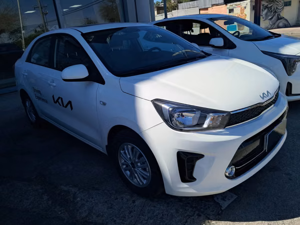 KIA SOLUTO EX 1.4L 5MT FULL 2026
