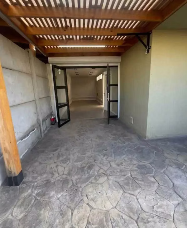 Moderna Casa Cerca de Todo Lo Que Necesitas (182294)
