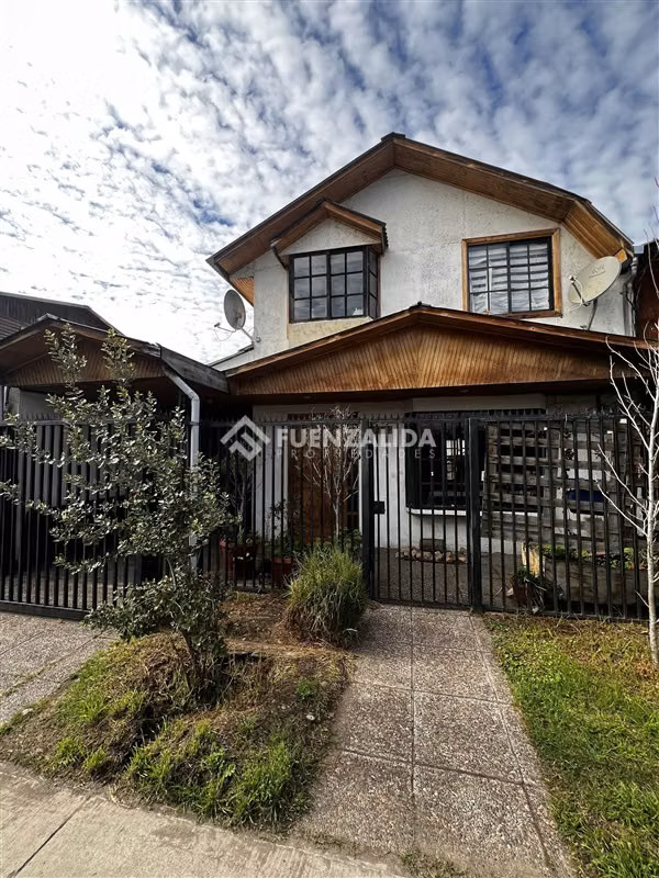 Casa en venta de 4 dorm. en Maipú