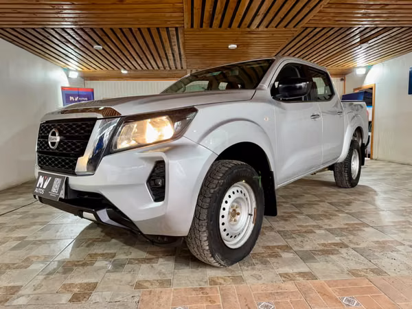 NISSAN NAVARA SE 4X4